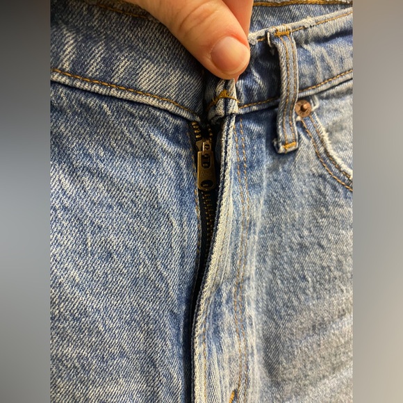 Abercrombie Dad Shorts, Medium Wash - Size 28 (6) - Picture 3 of 5